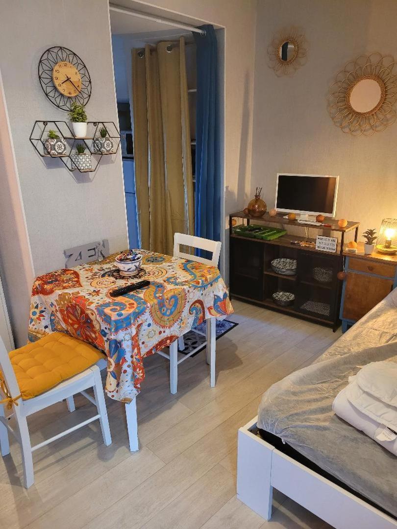 Ferienwohnung Studio Bourbon La Roche-Posay Exterior foto